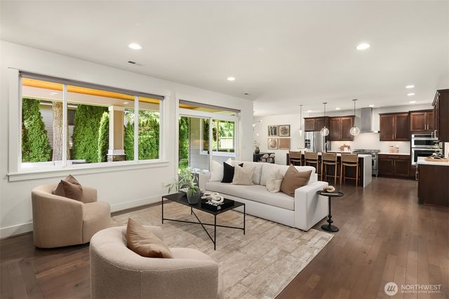 12512 NE 73rd Street, Kirkland, WA 98033