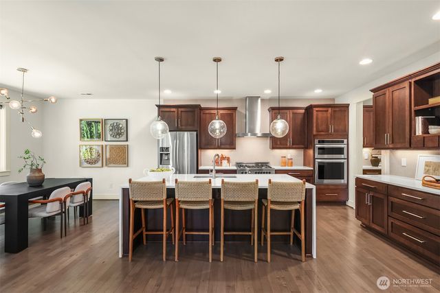 12512 NE 73rd Street, Kirkland, WA 98033