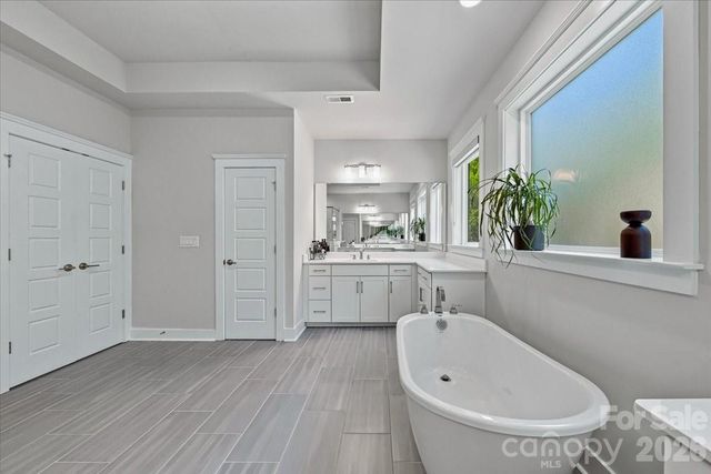 1233 Drummond Avenue, Charlotte, NC 28205