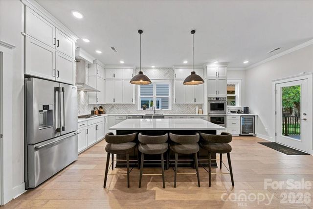 1233 Drummond Avenue, Charlotte, NC 28205