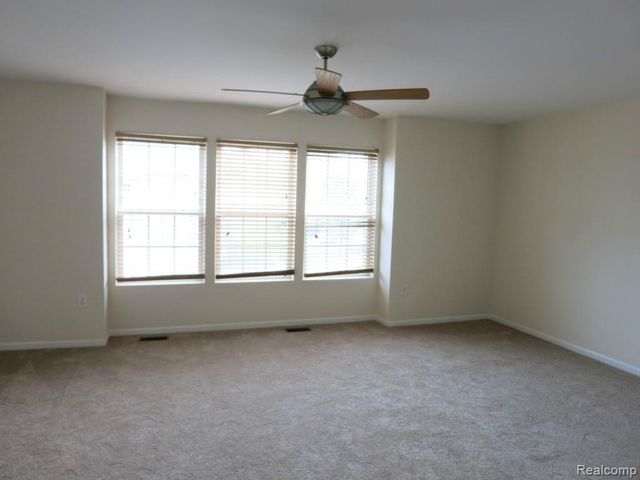 17501 Gateway Circle, Southfield, MI 48075