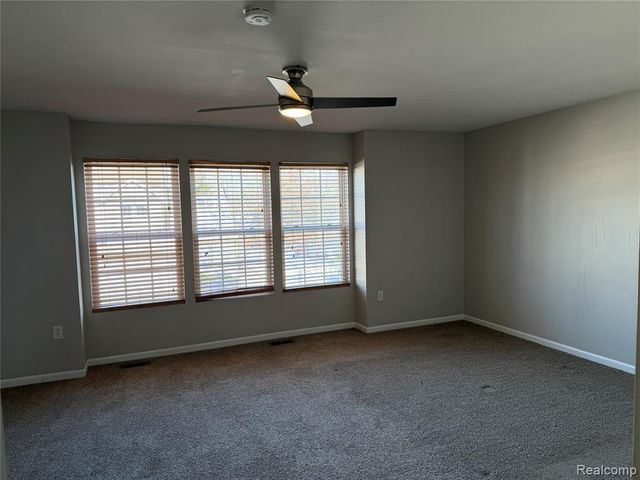 17501 Gateway Circle, Southfield, MI 48075