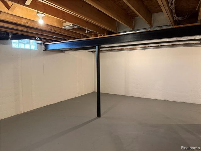 17501 Gateway Circle, Southfield, MI 48075