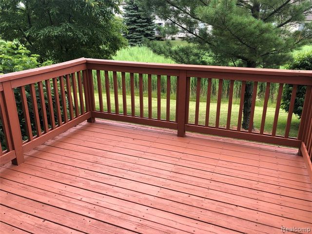 17501 Gateway Circle, Southfield, MI 48075