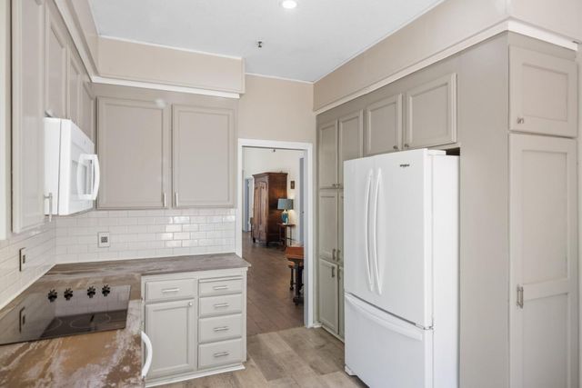 21012 Country Park Road, Salinas, CA 93908