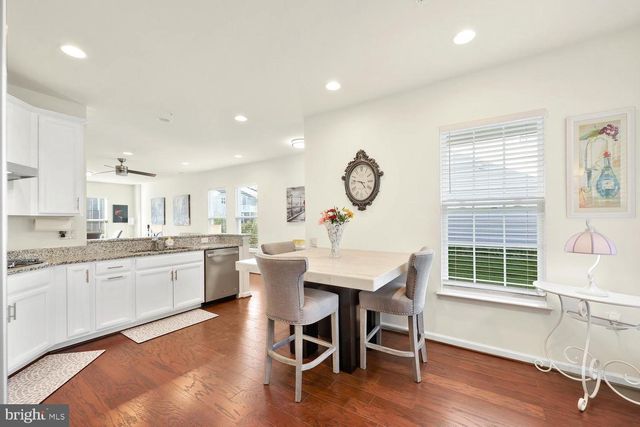 5934 AVERY POINT DR, Fredericksburg, VA 22406