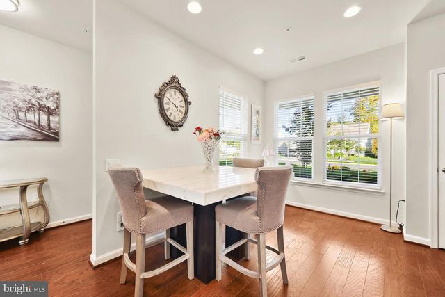 5934 AVERY POINT DR, Fredericksburg, VA 22406