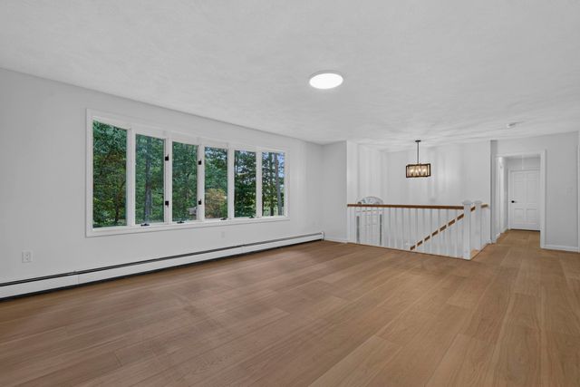 12 Sunnyside Drive, Durham, NH 03824