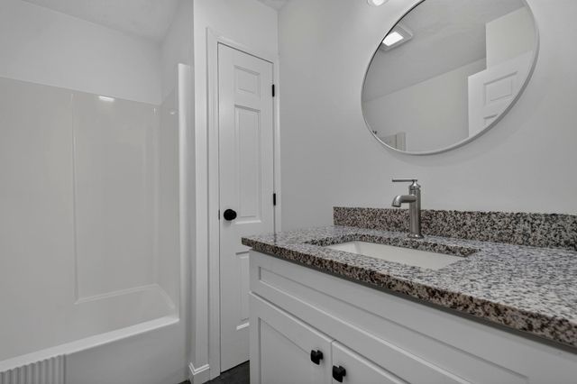 12 Sunnyside Drive, Durham, NH 03824
