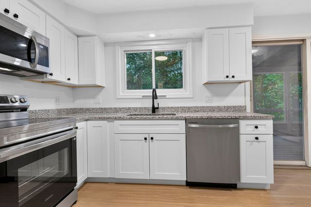 12 Sunnyside Drive, Durham, NH 03824