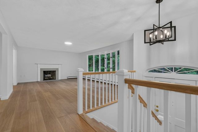 12 Sunnyside Drive, Durham, NH 03824