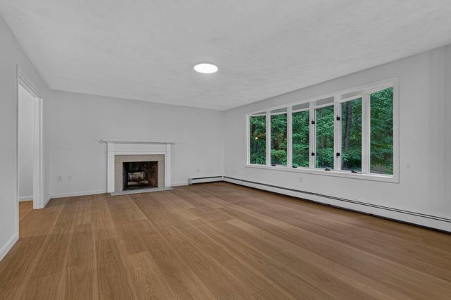 12 Sunnyside Drive, Durham, NH 03824