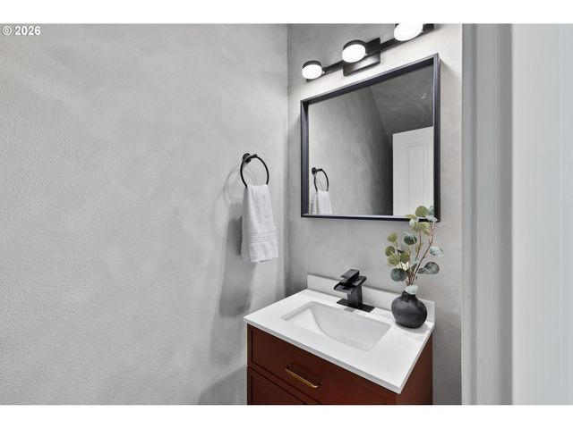 4607 Se SANDALWOOD St, Hillsboro, OR 97123