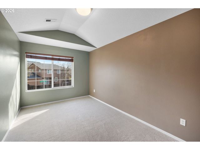 4607 Se SANDALWOOD St, Hillsboro, OR 97123