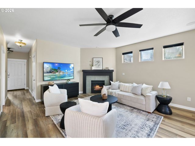 4607 Se SANDALWOOD St, Hillsboro, OR 97123