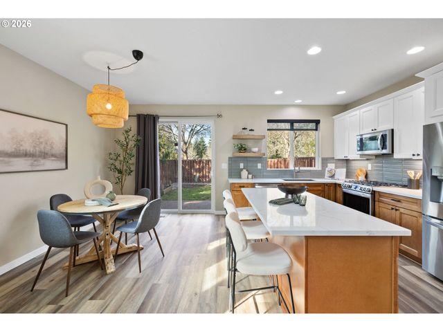 4607 Se SANDALWOOD St, Hillsboro, OR 97123