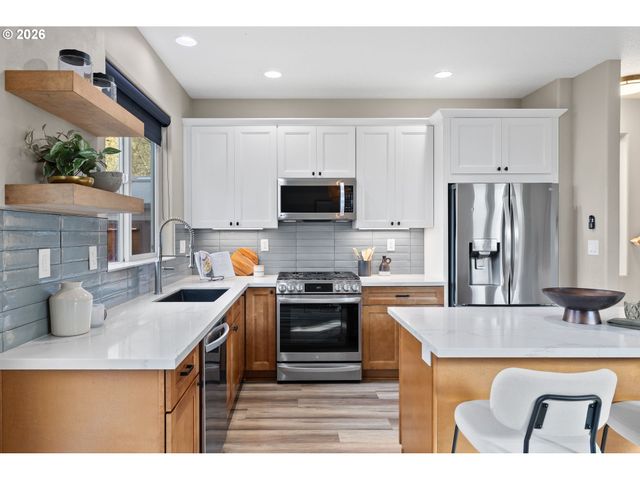 4607 Se SANDALWOOD St, Hillsboro, OR 97123