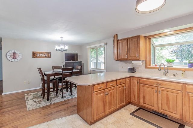 815 W JENNINGS STREET, New London, WI 54961