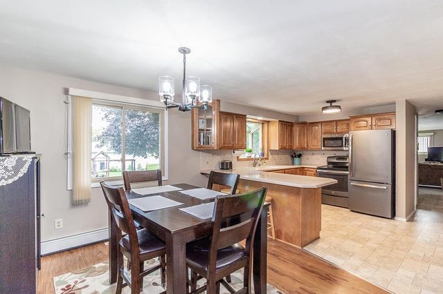 815 W JENNINGS STREET, New London, WI 54961