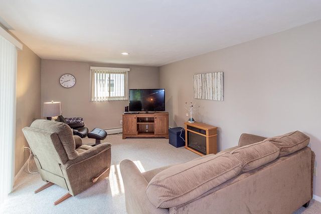 815 W JENNINGS STREET, New London, WI 54961