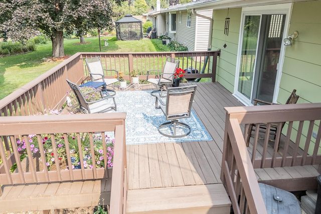815 W JENNINGS STREET, New London, WI 54961