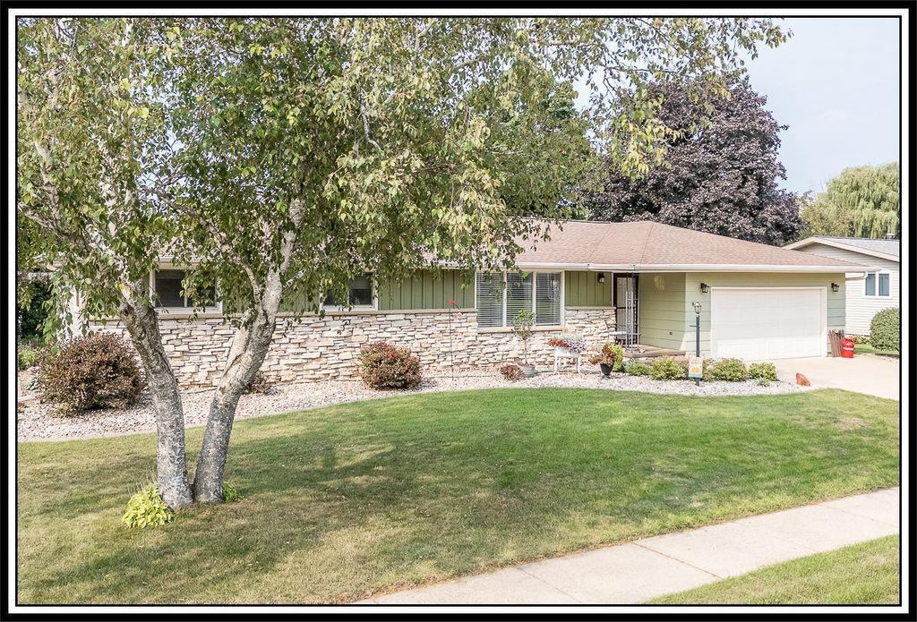 815 W JENNINGS STREET, New London, WI 54961