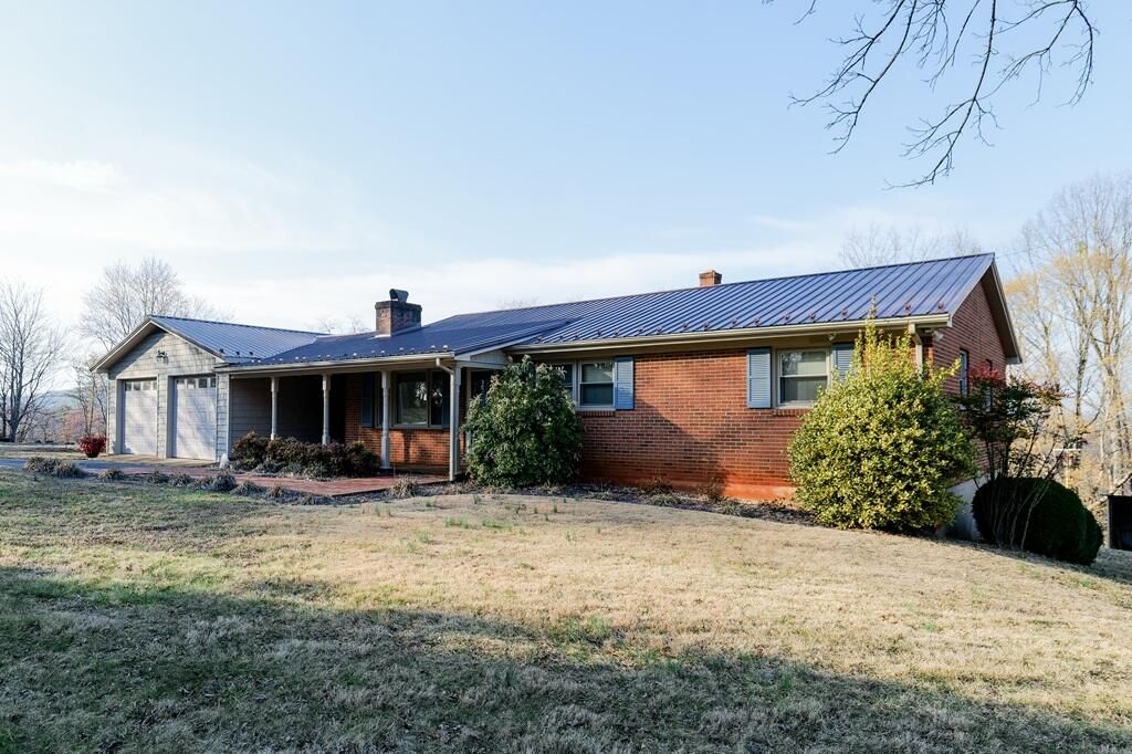 190 Friendship DR, Bassett, VA 24055