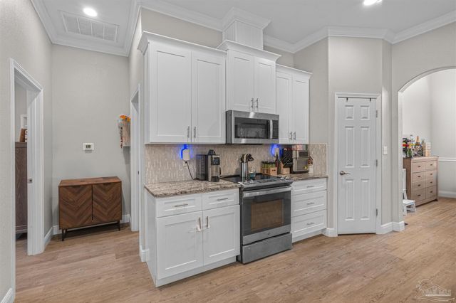 6245 Muldoon Rd, Pensacola, FL 32526