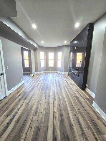 3732 S Calumet Avenue 2, Chicago, IL 60653