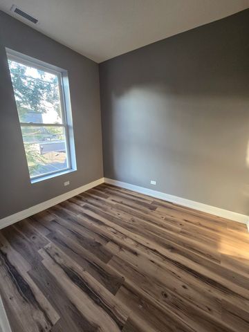 3732 S Calumet Avenue 2, Chicago, IL 60653