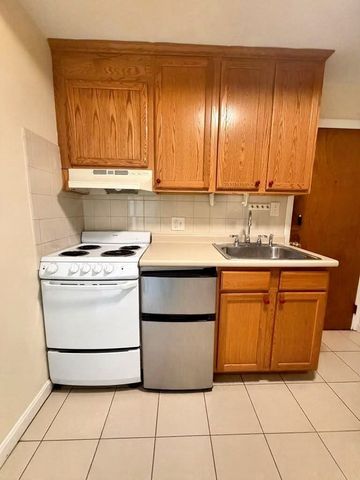11 Grove Street 2, Boston, MA 02114