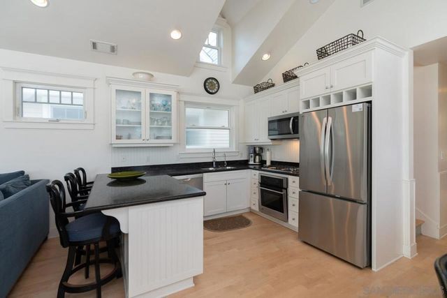 843 C, Coronado, CA 92118