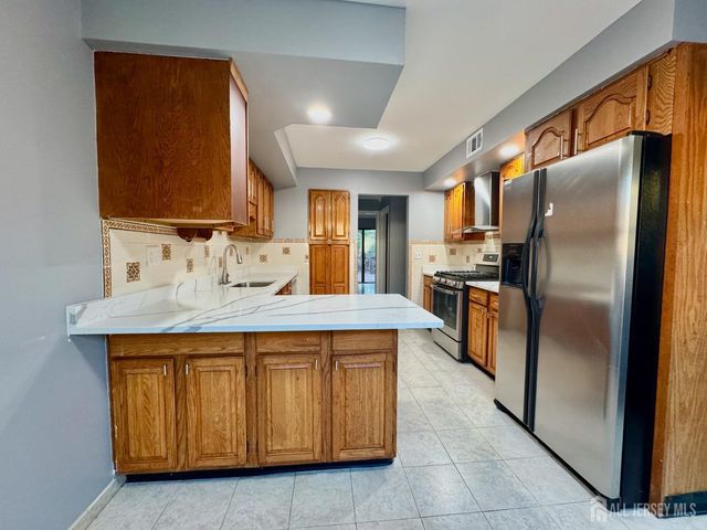 1308 Merrywood Drive, Edison, NJ 08817