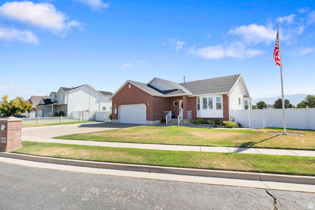 1457 S 2600 W, Syracuse, UT 84075