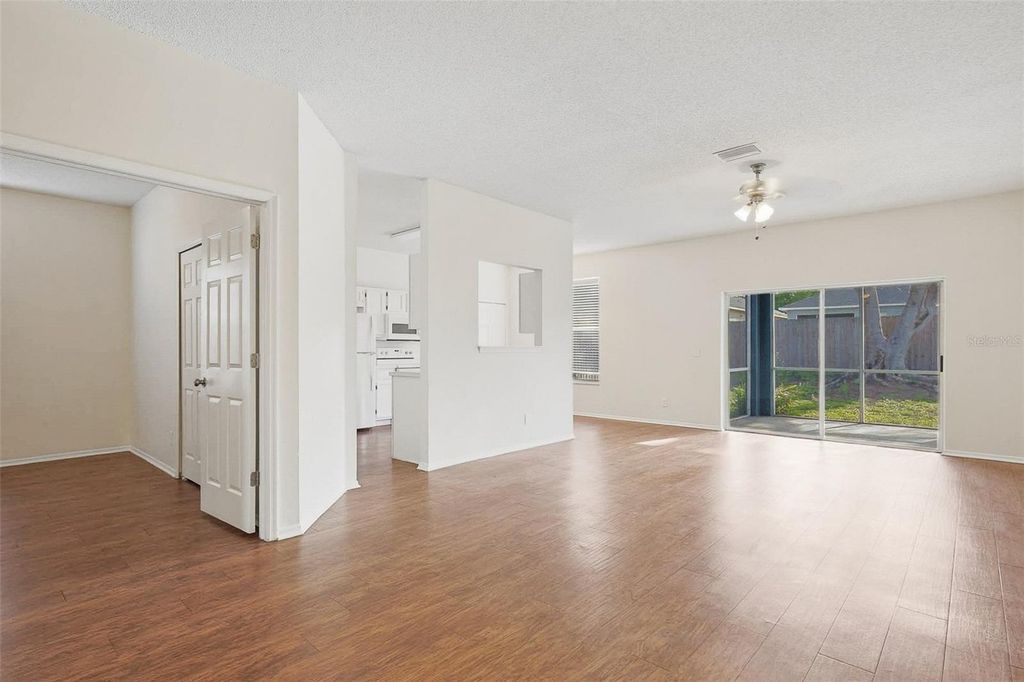 Image 12 of property listing at 503 GREG STREET, Valrico, FL 33594