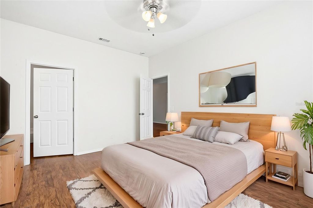 Image 8 of property listing at 503 GREG STREET, Valrico, FL 33594