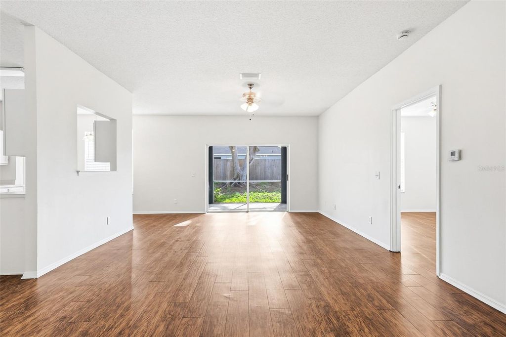 Image 9 of property listing at 503 GREG STREET, Valrico, FL 33594