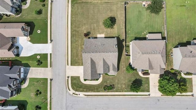 920 Southfork Drive, Loganville, GA 30052
