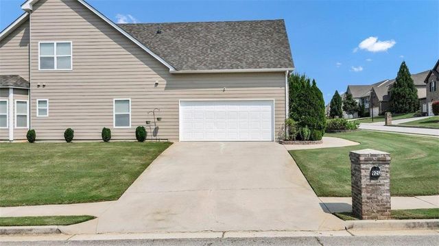 920 Southfork Drive, Loganville, GA 30052