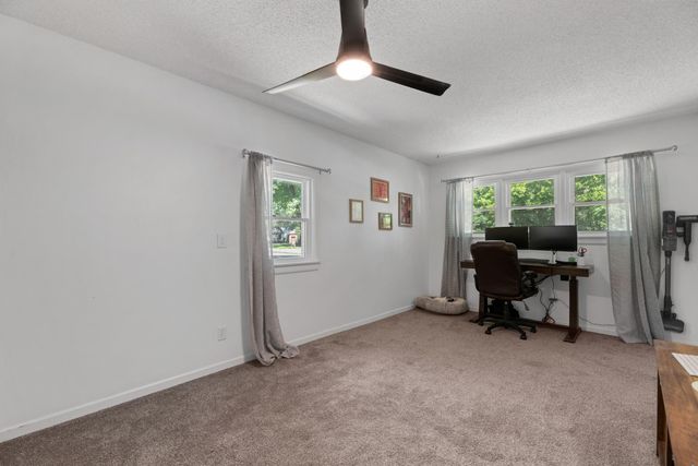 611 S Central Ave, Mulvane, KS 67110