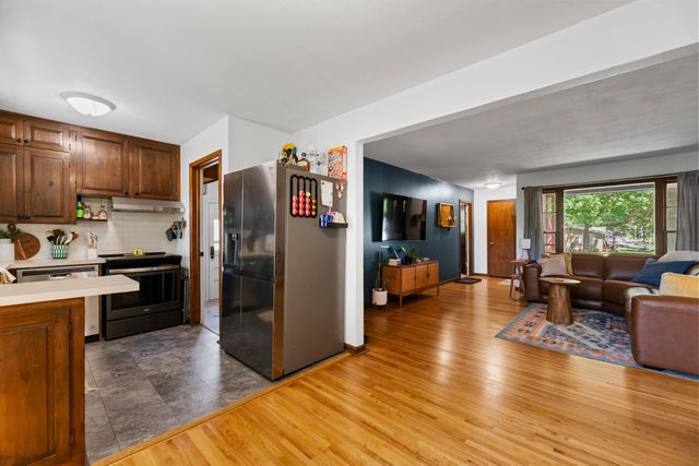 611 S Central Ave, Mulvane, KS 67110