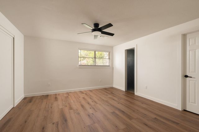 10618 Wickersham Lane, Houston, TX 77042
