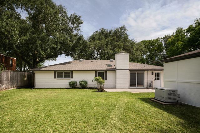 10618 Wickersham Lane, Houston, TX 77042