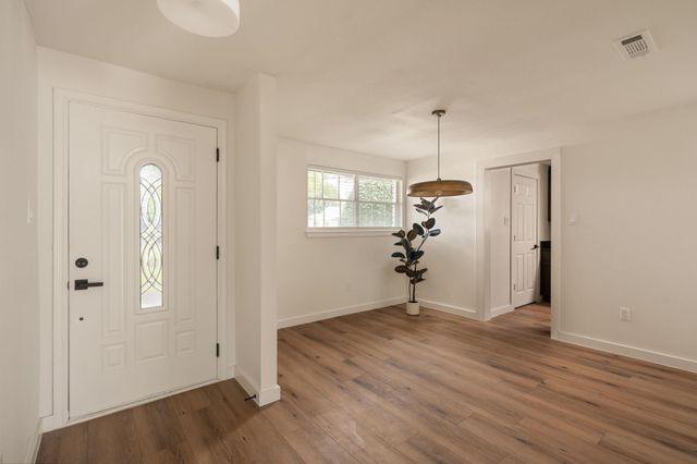 10618 Wickersham Lane, Houston, TX 77042