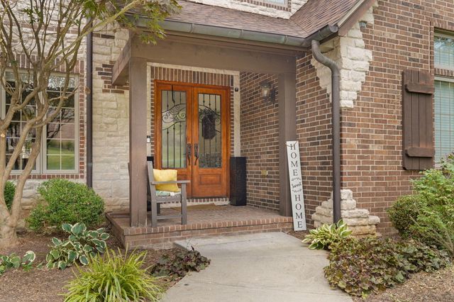 5909 S Brightwater Trail, Springfield, MO 65810