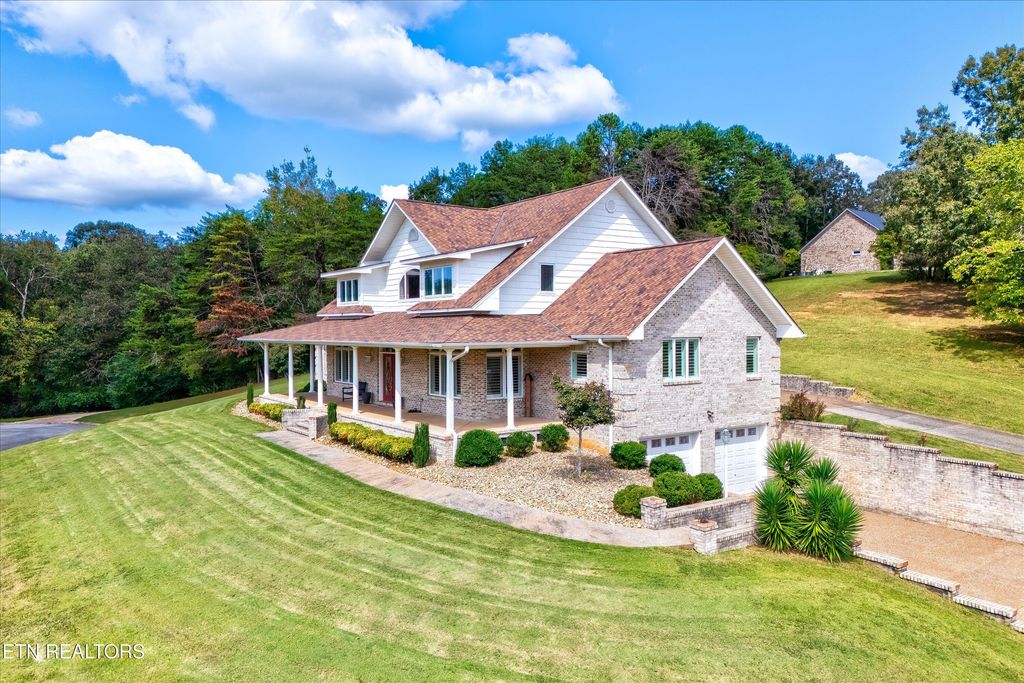 225 Rivers Edge Drive, Loudon, TN 37774