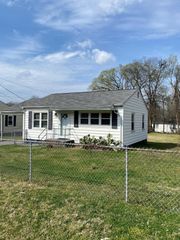 807 Richmond Avenue, Rossville, GA 30741