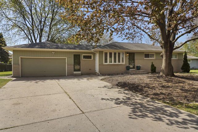 3301 Carol COURT, Oak Creek, WI 53154