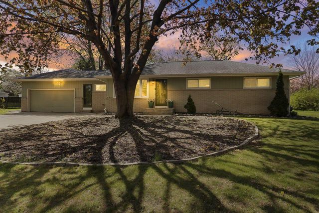 3301 Carol COURT, Oak Creek, WI 53154