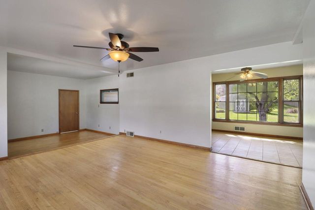 3301 Carol COURT, Oak Creek, WI 53154